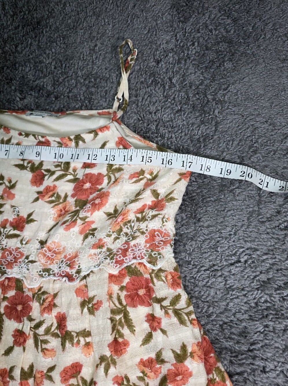 The AE Floral Embroidered Tiered Babydoll Dress in size S is a stylish and femin - Picture 12 of 12